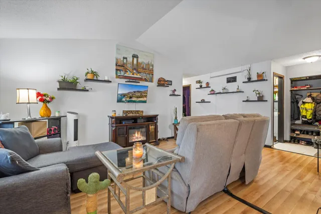 $195,900 | 4040 Maureen Drive Northeast, Unit 202, Columbia Heights, MN 55421