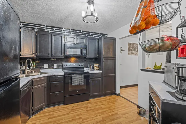 $195,900 | 4040 Maureen Drive Northeast, Unit 202, Columbia Heights, MN 55421