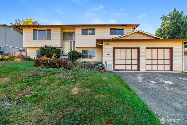 $699,950 | 817 South 28th Court, Renton, WA 98055