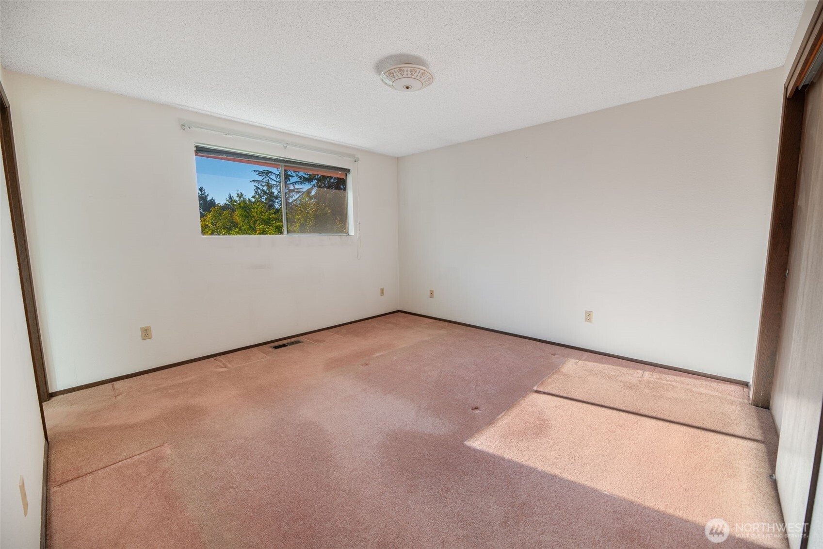 817 South 28th Court Renton, WA 98055 - Photo 12 of 40