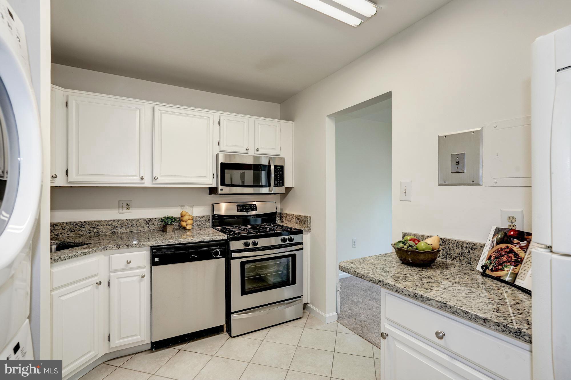 1429 Northgate Square, Unit 32B Reston, VA 20190 - Photo 3 of 29 Kitchen