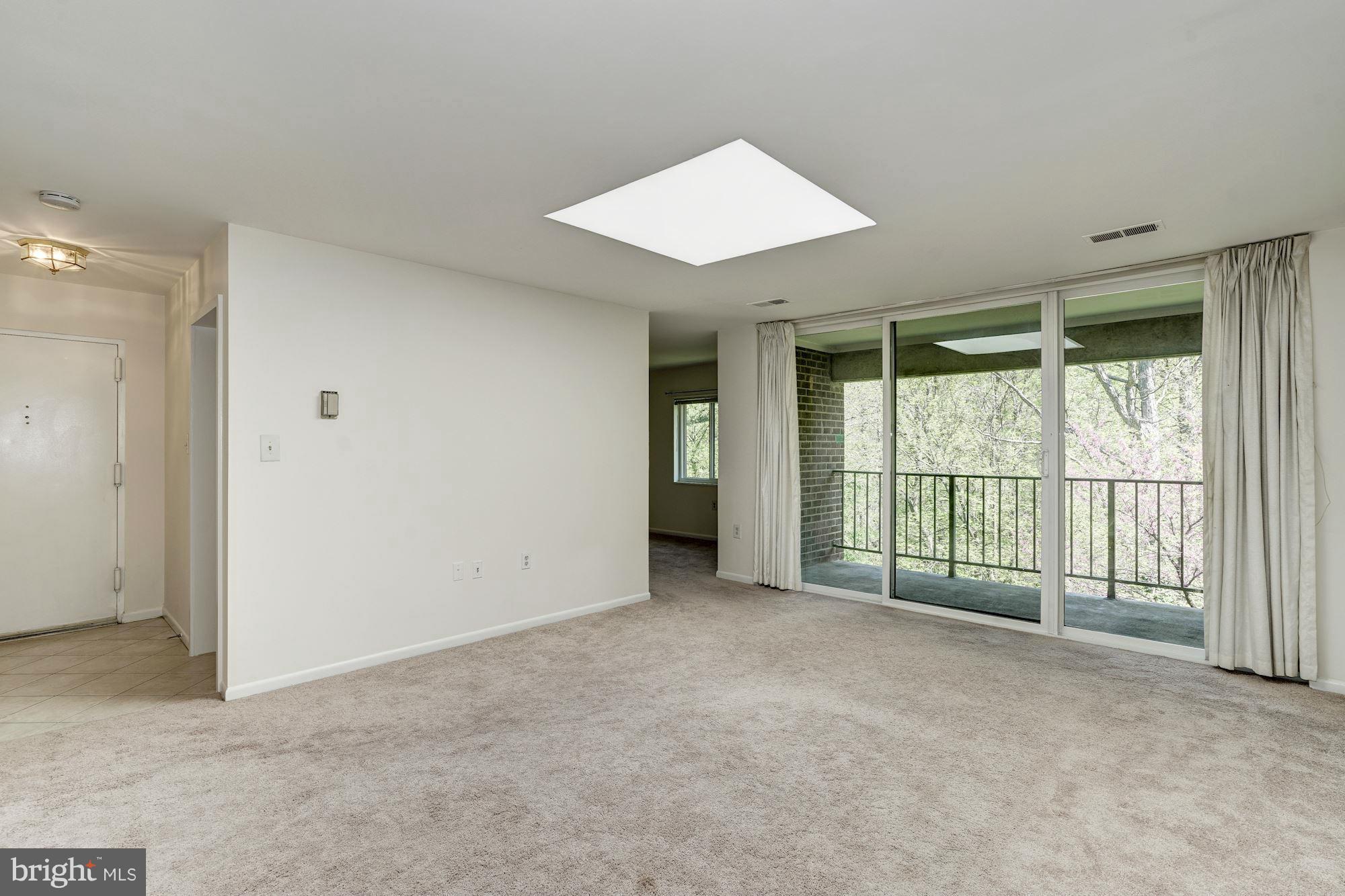 1429 Northgate Square, Unit 32B Reston, VA 20190 - Photo 9 of 29 Living Room