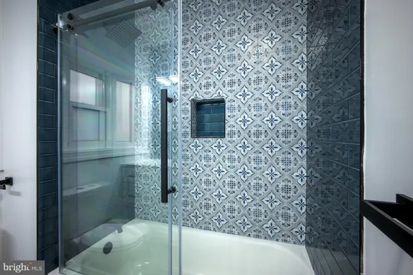 $929,000 | 2907 Carlton Avenue Northeast, Washington, DC 20018