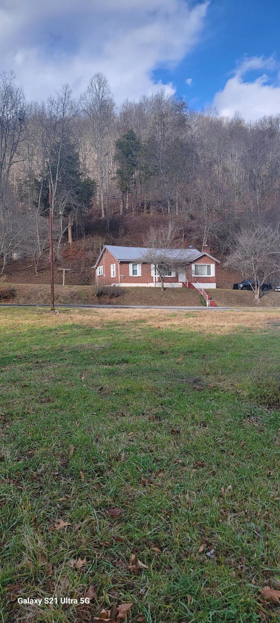 1568 Fairview Road Duffield, VA 24244 - Photo 2 of 27 20231203_142218