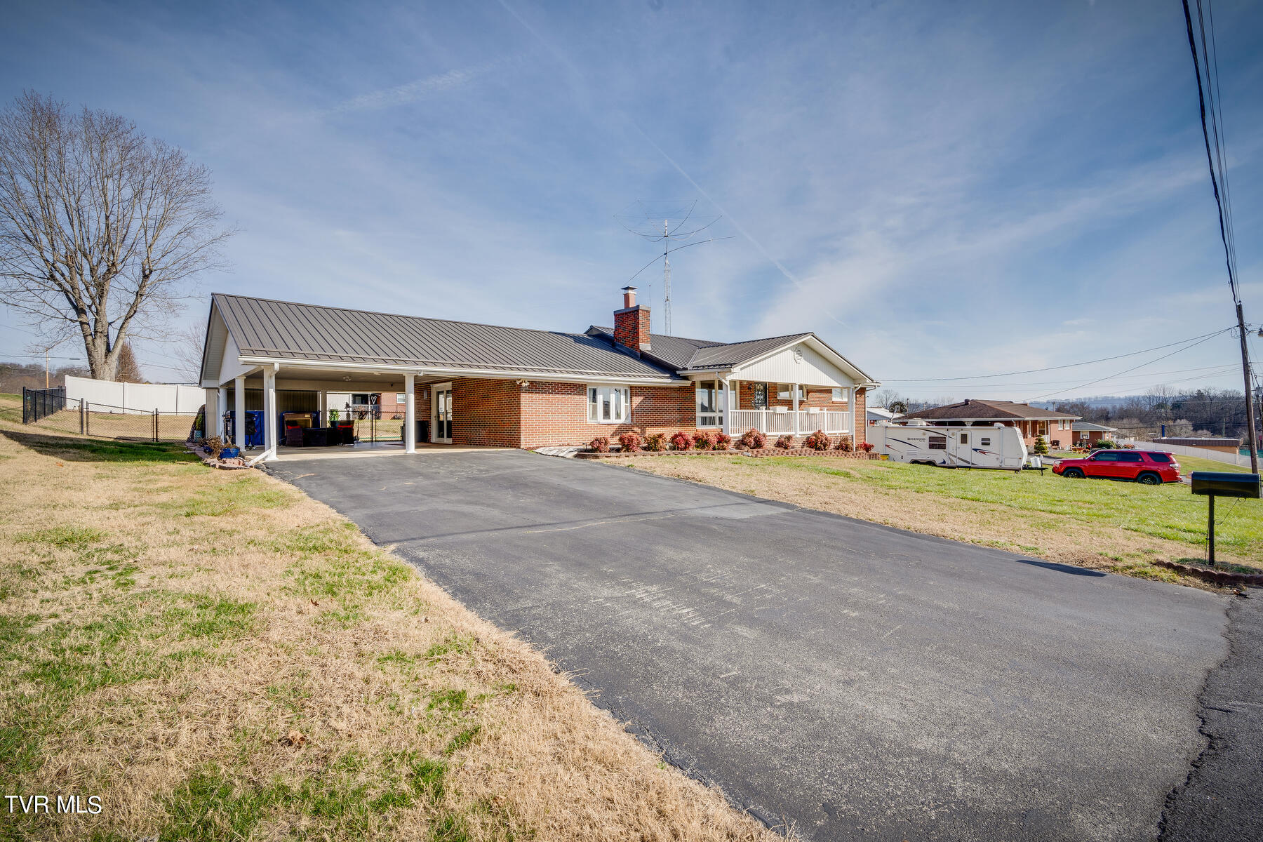 115 Dickson Road Kingsport, TN 37660 - Photo 2 of 35 002