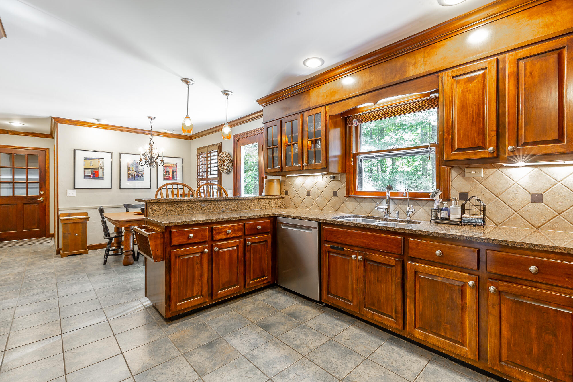 5105 Chestnut Avenue Signal Mountain, TN 37377 - Photo 19 of 50 5105 Chestnut Avenue HD-46