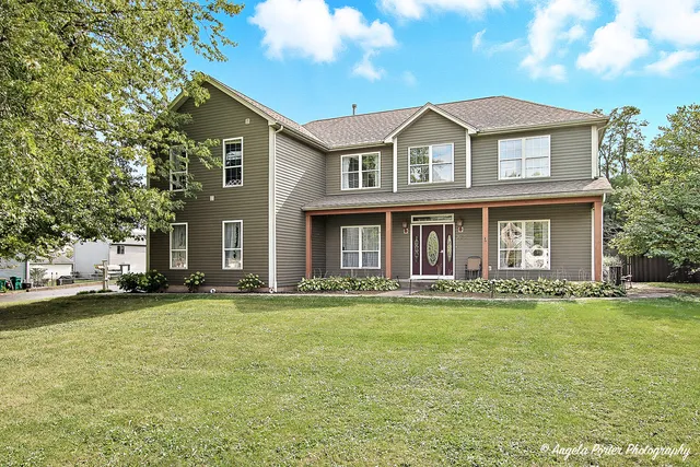 $675,000 | 235 East Grand Avenue, Fox Lake, IL 60020