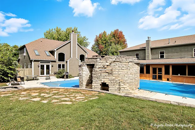 $675,000 | 235 East Grand Avenue, Fox Lake, IL 60020