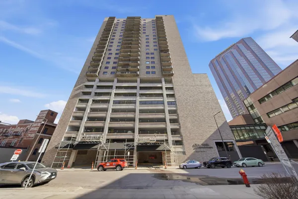 $99,500 | 66 9th Street East, Unit 1510, St. Paul, MN 55101