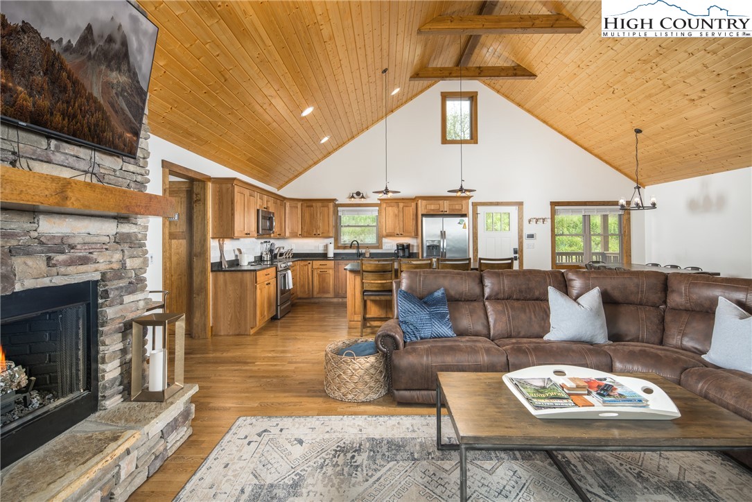 555 Golden Ridge Road Blowing Rock, NC 28605 - Photo 5 of 26 Gallery Image 5