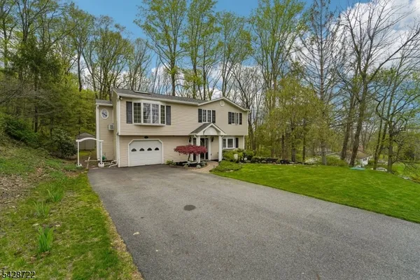 $520,000 | 42 Scenic Drive, Andover, NJ 07821