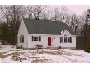 31 Lindsay Road Hooksett, NH 03106 - Photo 2 of 9