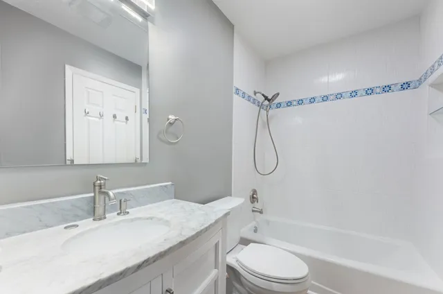 $270,000 | 12318 Oak Leaf Court, Burnsville, MN 55337