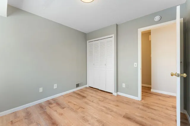 $270,000 | 12318 Oak Leaf Court, Burnsville, MN 55337