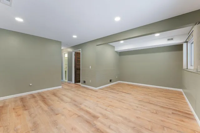 $270,000 | 12318 Oak Leaf Court, Burnsville, MN 55337