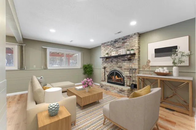 $270,000 | 12318 Oak Leaf Court, Burnsville, MN 55337