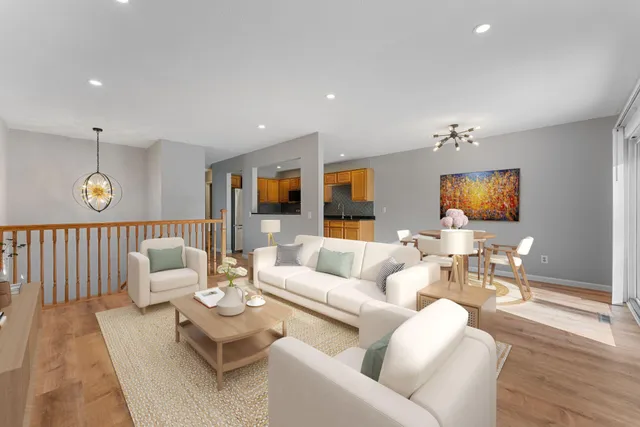 $270,000 | 12318 Oak Leaf Court, Burnsville, MN 55337