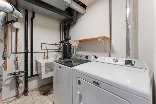 $270,000 | 12318 Oak Leaf Court, Burnsville, MN 55337