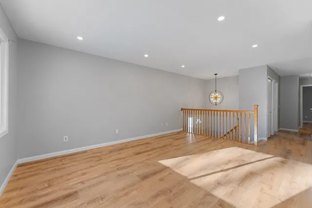 $270,000 | 12318 Oak Leaf Court, Burnsville, MN 55337