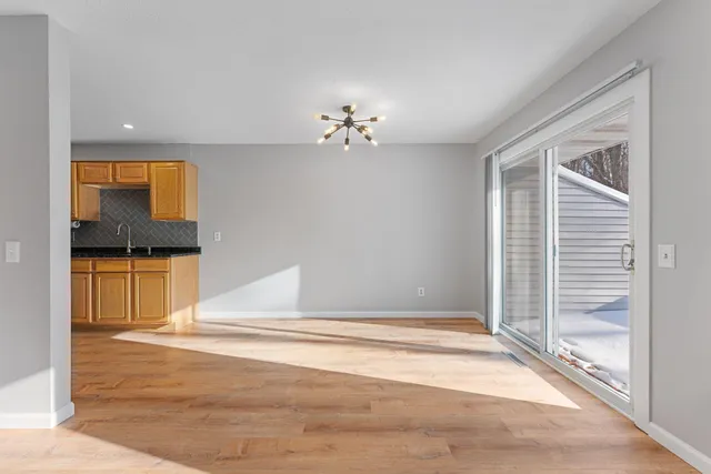 $270,000 | 12318 Oak Leaf Court, Burnsville, MN 55337