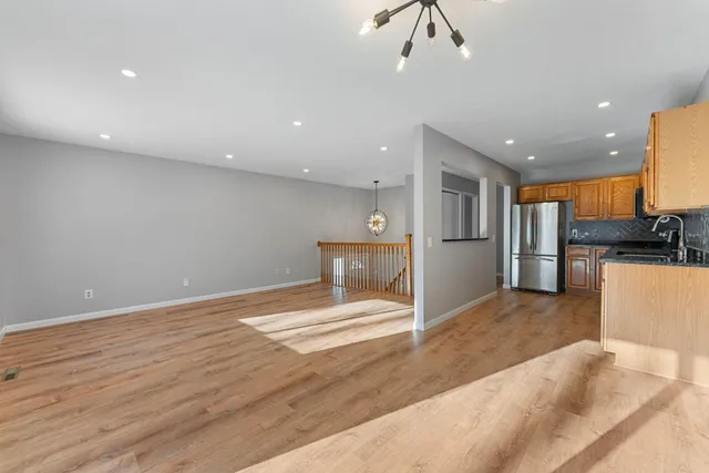 $270,000 | 12318 Oak Leaf Court, Burnsville, MN 55337