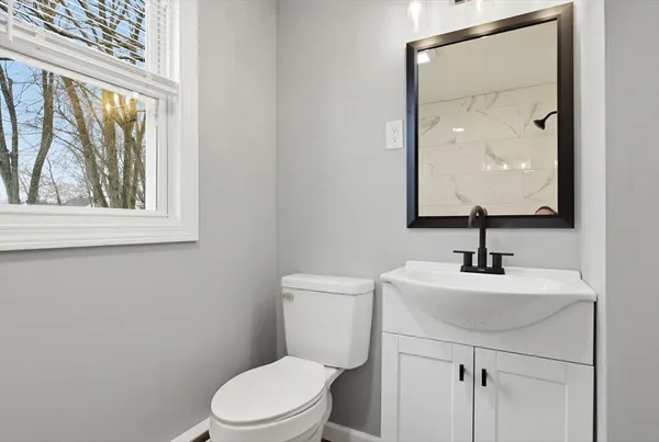 $299,900 | 354 Greenaway Drive, Springfield, MA 01109