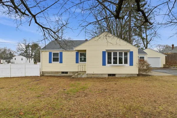 $299,900 | 354 Greenaway Drive, Springfield, MA 01109