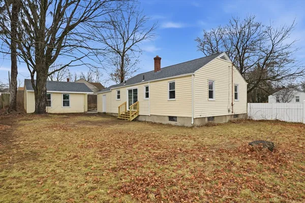 $299,900 | 354 Greenaway Drive, Springfield, MA 01109