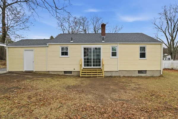 $299,900 | 354 Greenaway Drive, Springfield, MA 01109