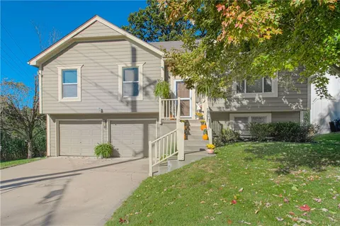 $355,000 | 7132 North Hickory Street, Kansas City, MO 64118