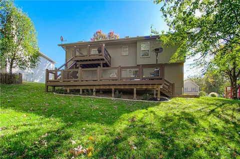 $355,000 | 7132 North Hickory Street, Kansas City, MO 64118