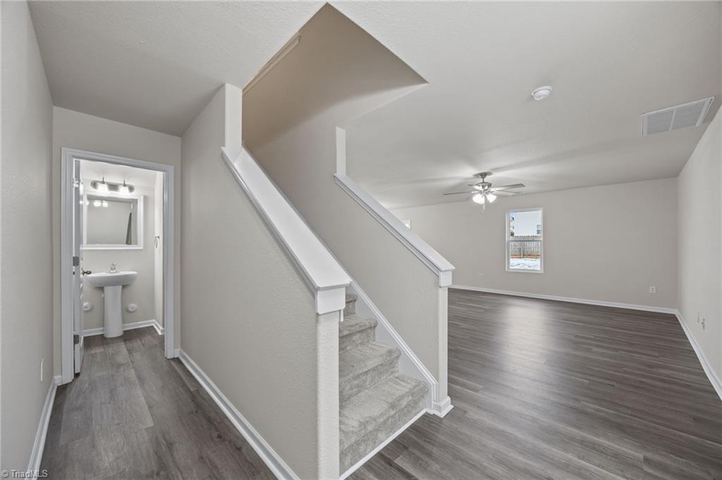 372 Donelson Way Burlington, NC 27217 - Photo 7 of 43