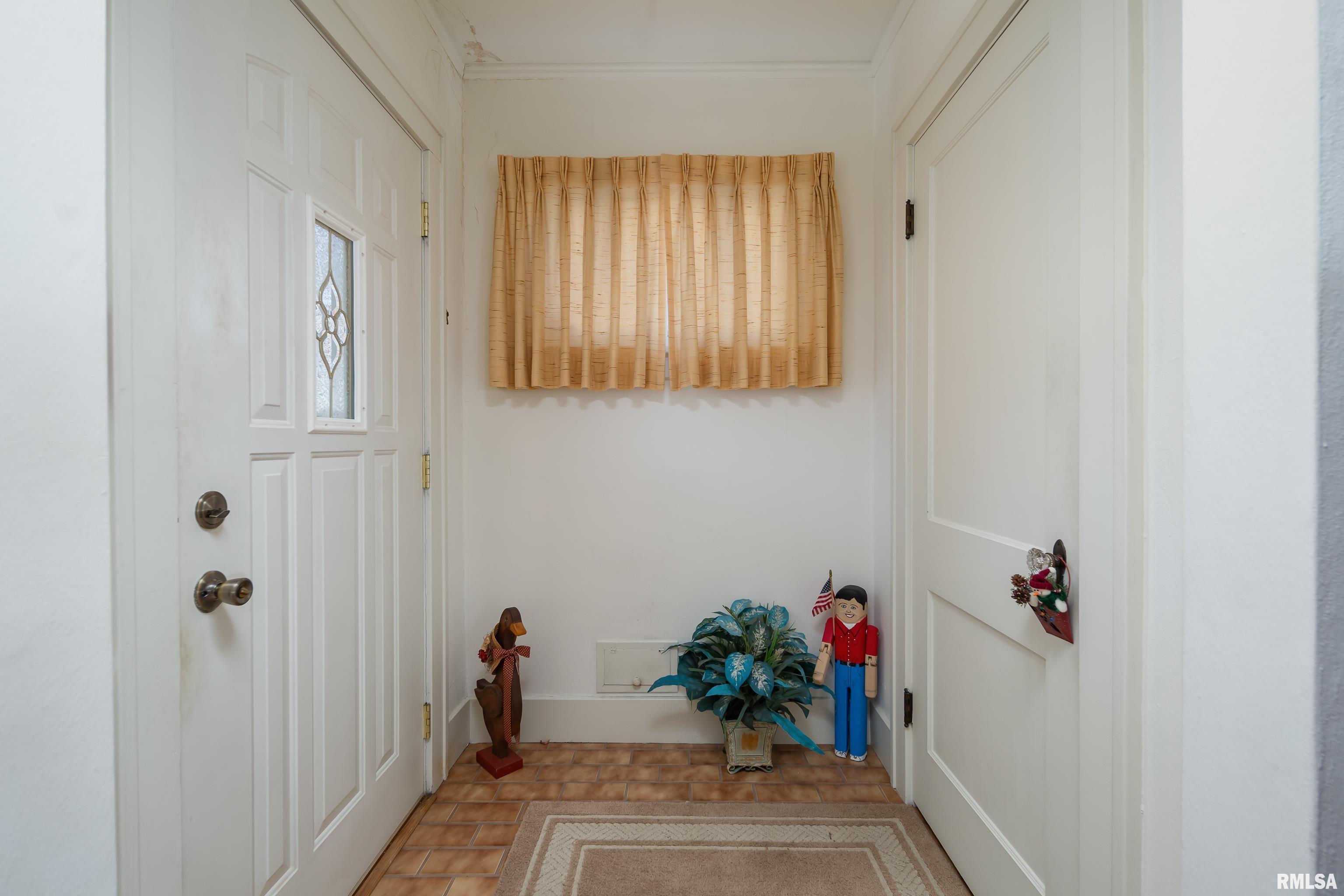 912 24th Street Moline, IL 61265 - Photo 3 of 8 Gallery Image 3
