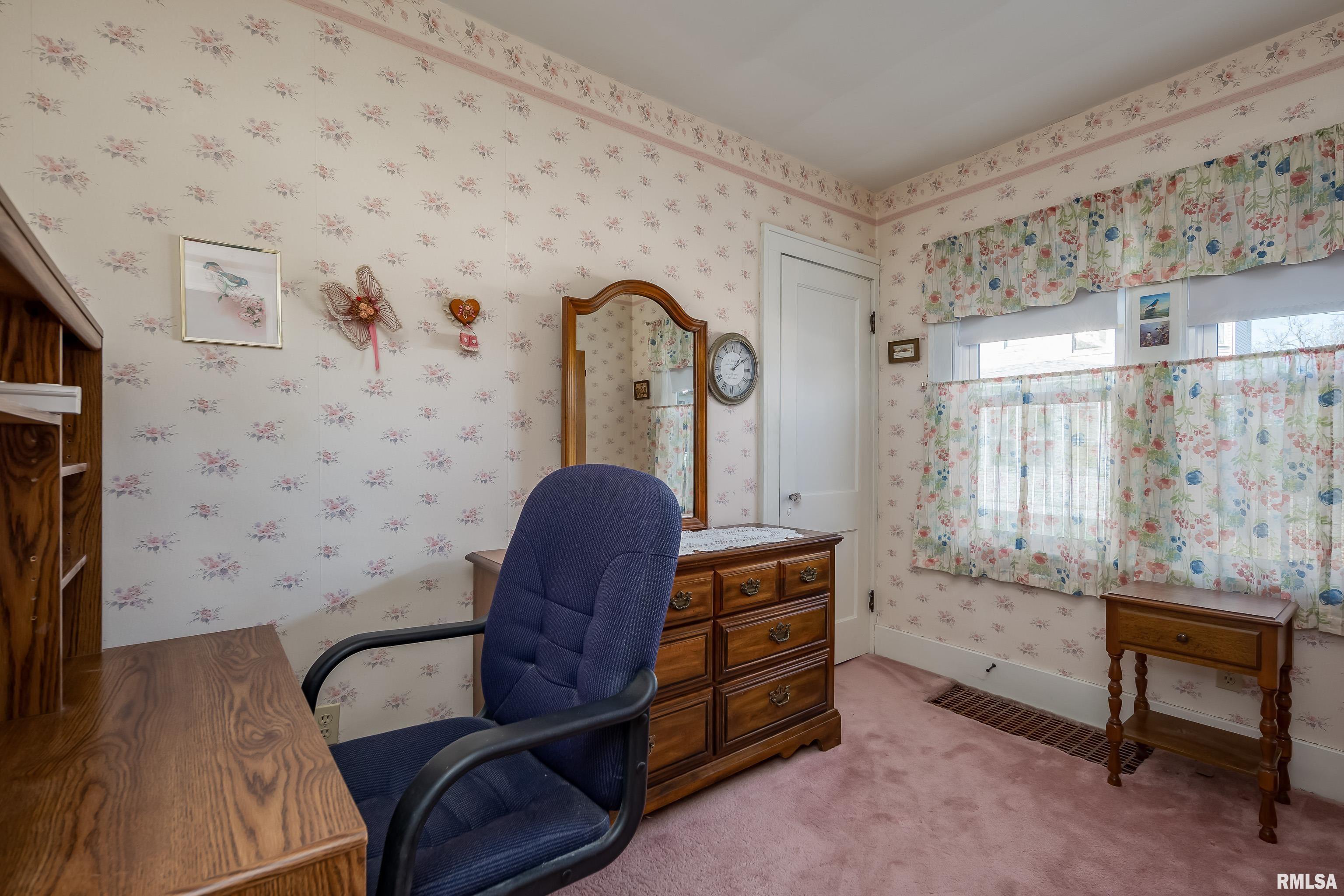912 24th Street Moline, IL 61265 - Photo 6 of 8 Gallery Image 6