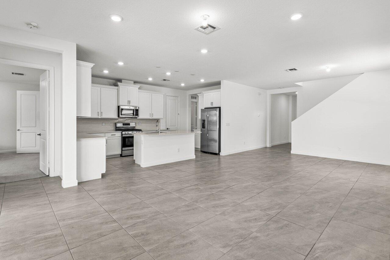 19659 Rugged Trunk Trail Loxahatchee, FL 33470 - Photo 7 of 52 010-19659RuggedTrunkTrail-FL-33470-SMALL