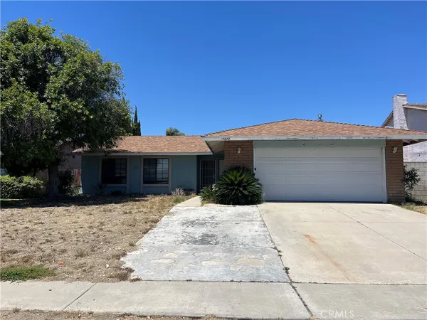 $3,100 | 15670 Malaga Drive, Fontana, CA 92336