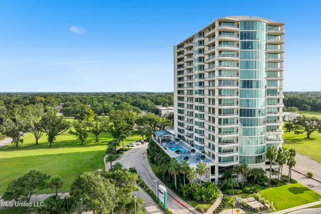 $2,695 | 2060 Beach Boulevard, Unit 707, Biloxi, MS 39531