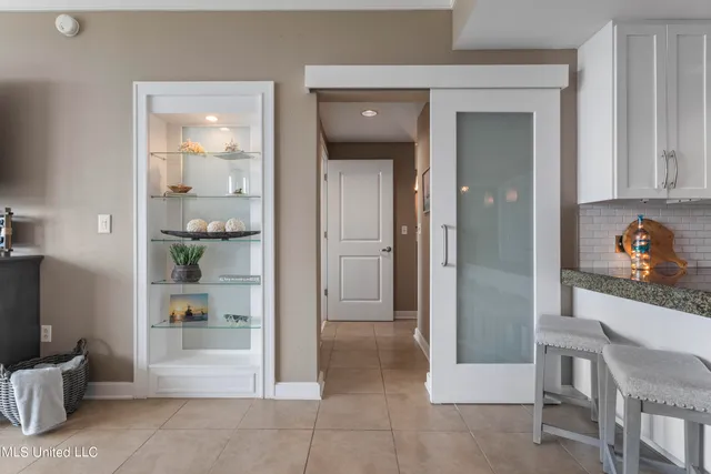 $2,695 | 2060 Beach Boulevard, Unit 707, Biloxi, MS 39531