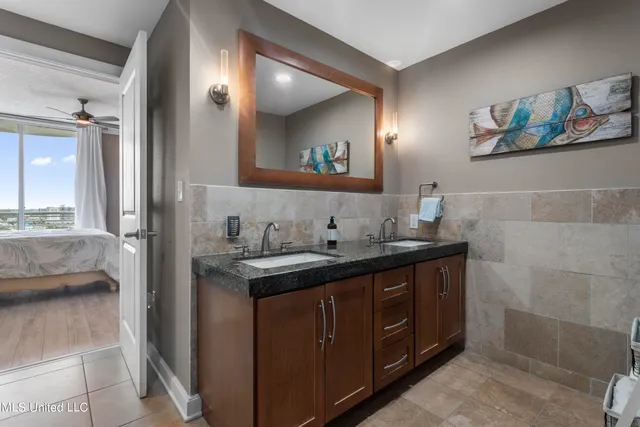 $2,695 | 2060 Beach Boulevard, Unit 707, Biloxi, MS 39531