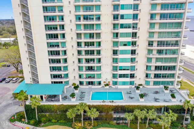 $2,695 | 2060 Beach Boulevard, Unit 707, Biloxi, MS 39531