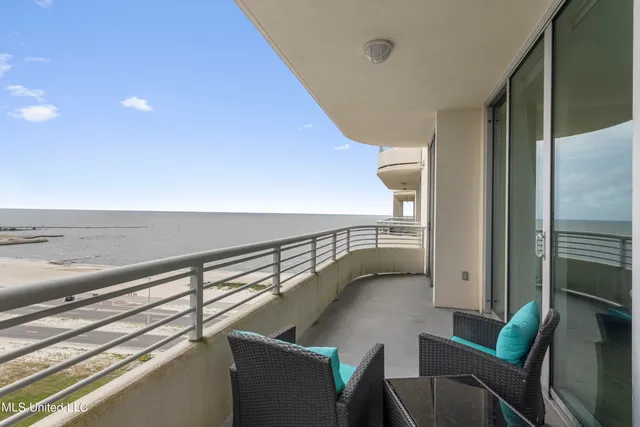 $2,695 | 2060 Beach Boulevard, Unit 707, Biloxi, MS 39531