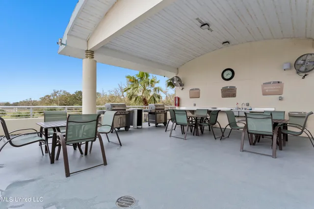 $2,695 | 2060 Beach Boulevard, Unit 707, Biloxi, MS 39531