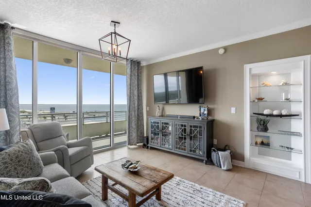 $2,695 | 2060 Beach Boulevard, Unit 707, Biloxi, MS 39531