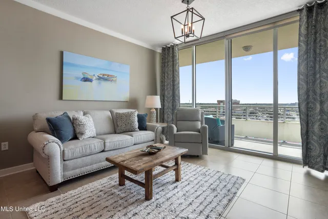$2,695 | 2060 Beach Boulevard, Unit 707, Biloxi, MS 39531
