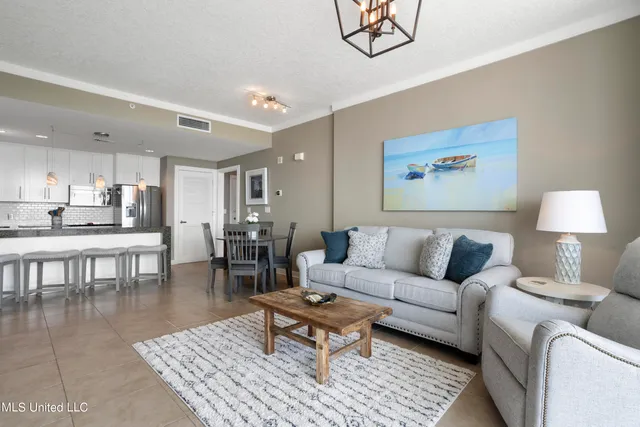 $2,695 | 2060 Beach Boulevard, Unit 707, Biloxi, MS 39531