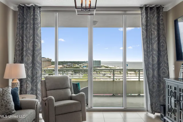 $2,695 | 2060 Beach Boulevard, Unit 707, Biloxi, MS 39531
