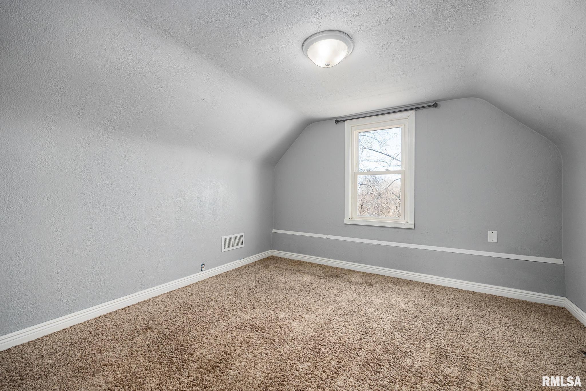 1908 Commonwealth Avenue Pekin, IL 61554 - Photo 12 of 20