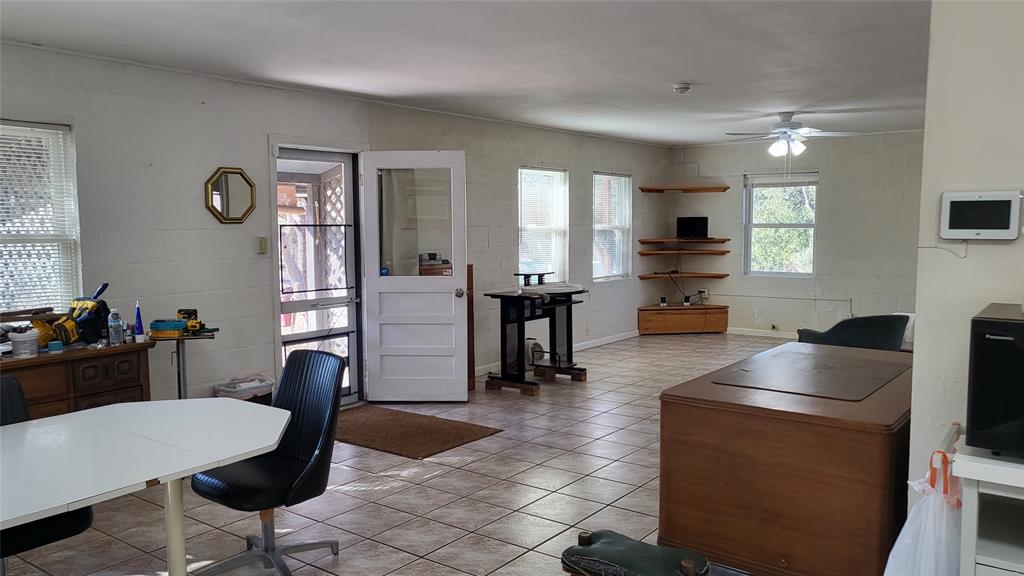 25208 Old Ferry Road Spicewood, TX 78669 - Photo 10 of 18 Gallery Image 10
