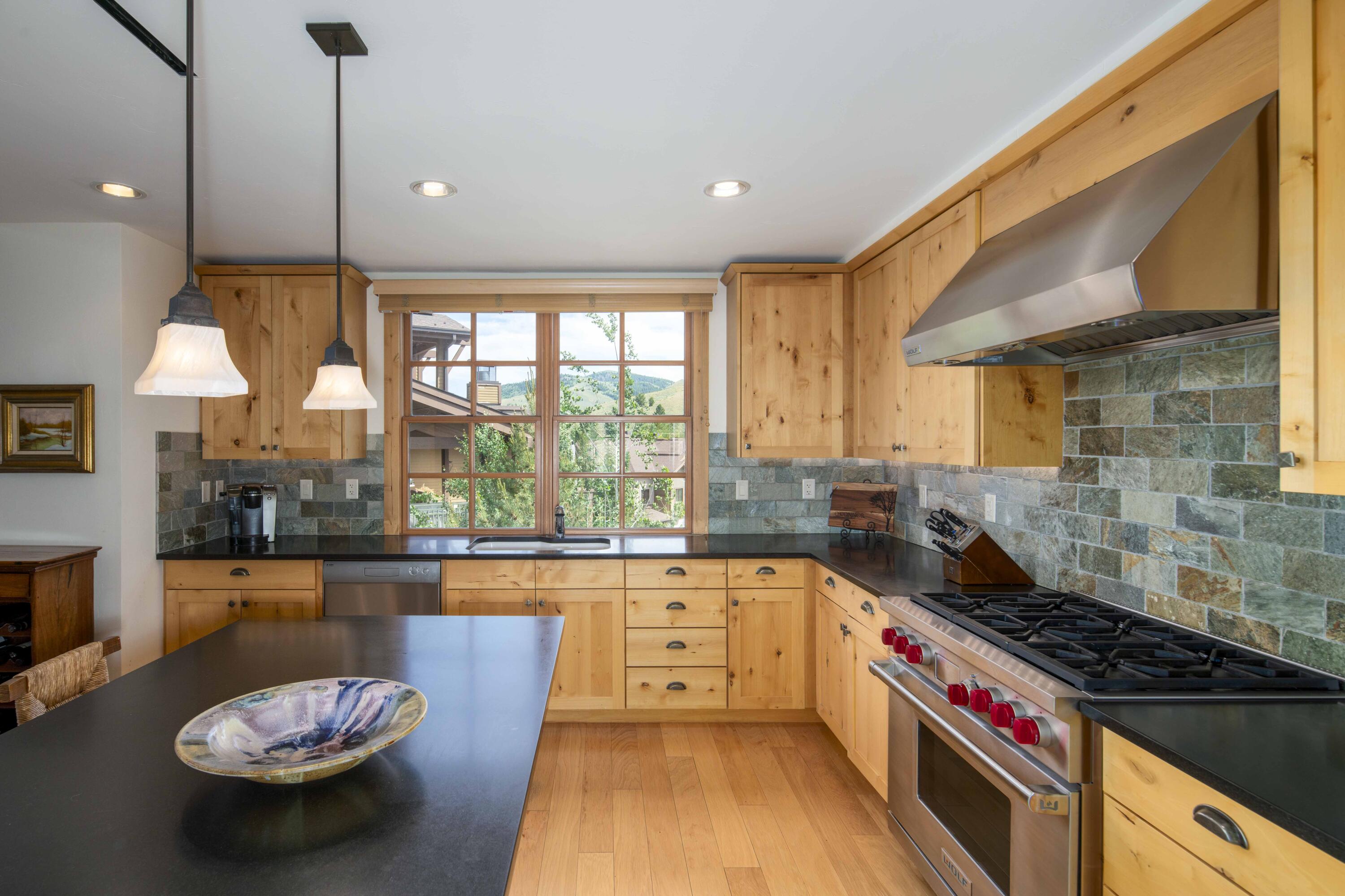 109 Angani Way, Unit 15 Sun Valley, ID 83353 - Photo 2 of 43 Kitchen with Granite Countertop
