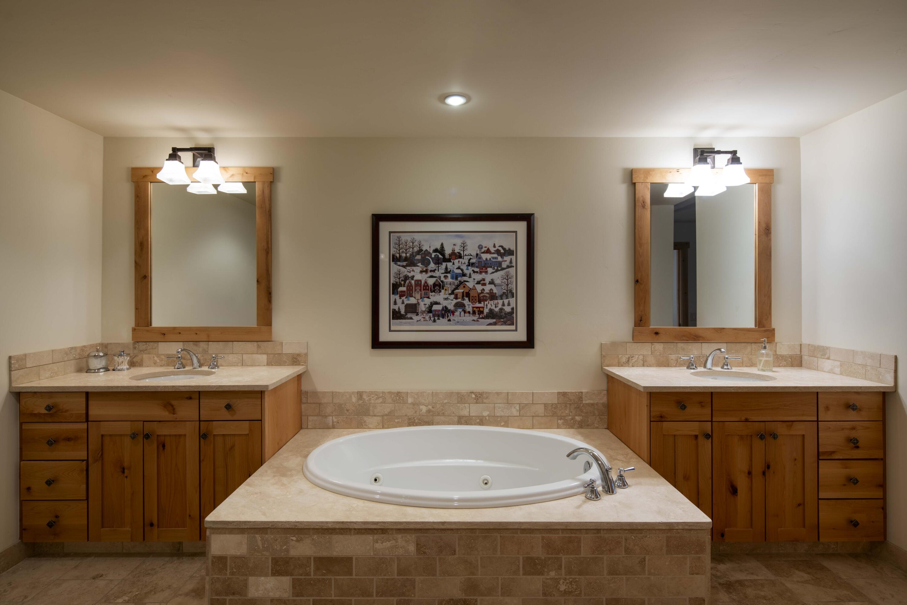 109 Angani Way, Unit 15 Sun Valley, ID 83353 - Photo 23 of 43 Primary Bath and Dual Vanity